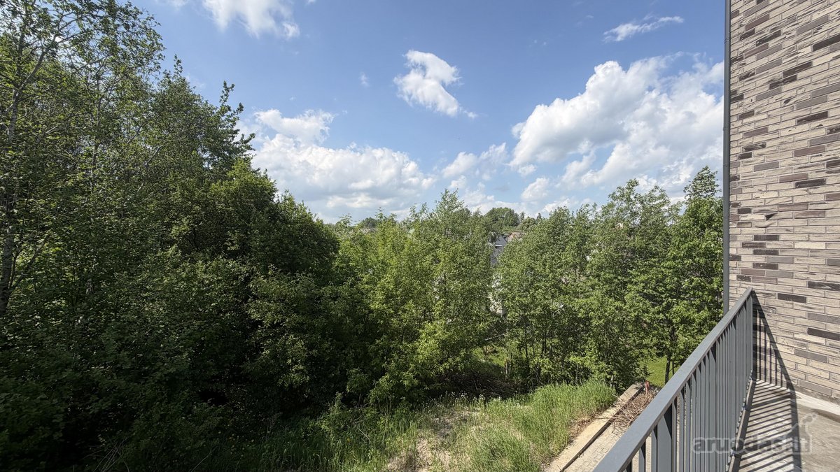 Parduodamas dviejų aukštų 4 kambarių butas - nuotraukos Nr. 12