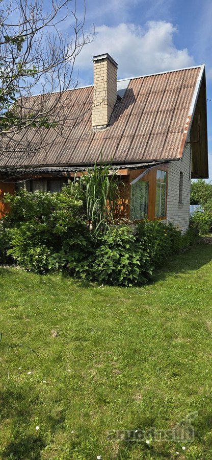 Namas: Mūrinis pastatas su mansarda