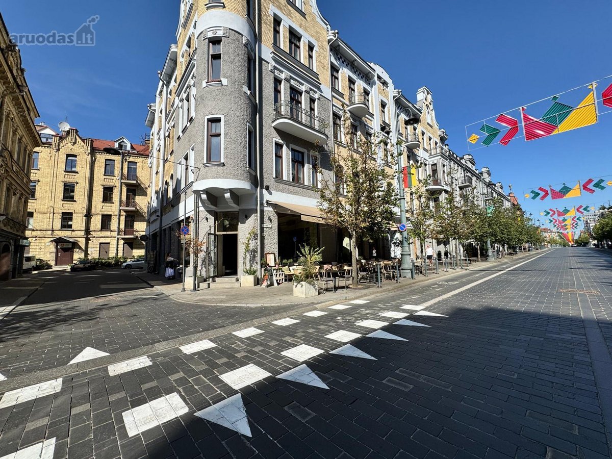 Nuomojamas antžeminis parkingas. Bus uždara