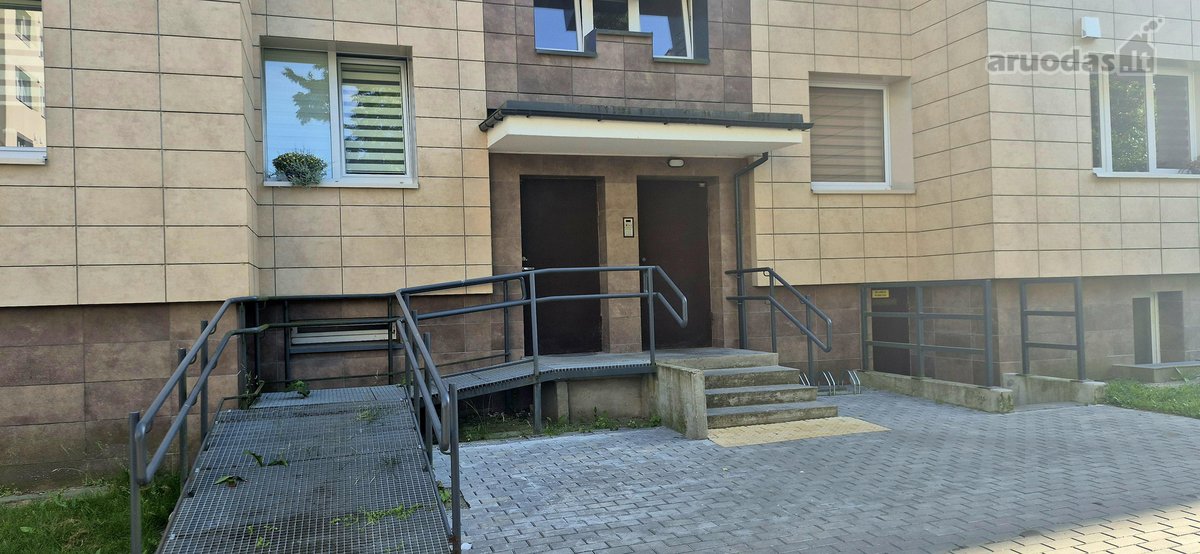 Parduodamas tvarkingas ir šiltas 3 kambarių