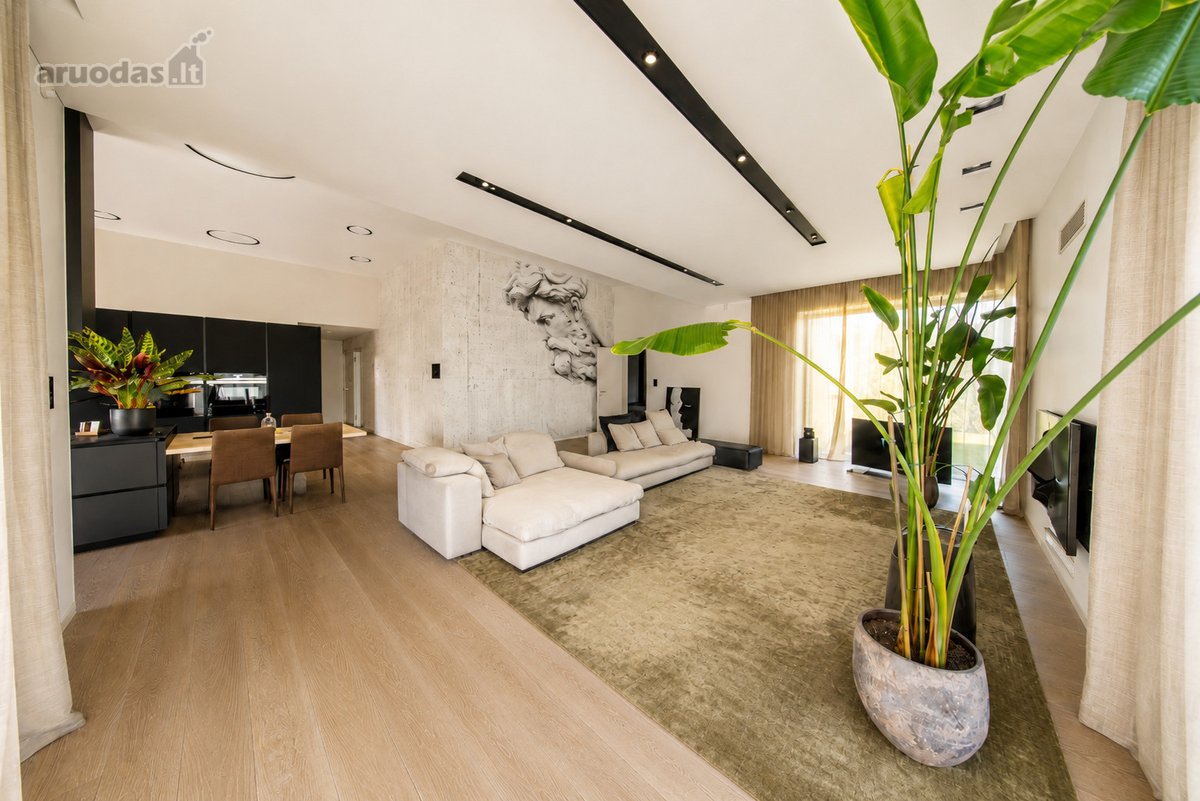 Parduodamas 200 m2 vieno aukšto išmanus