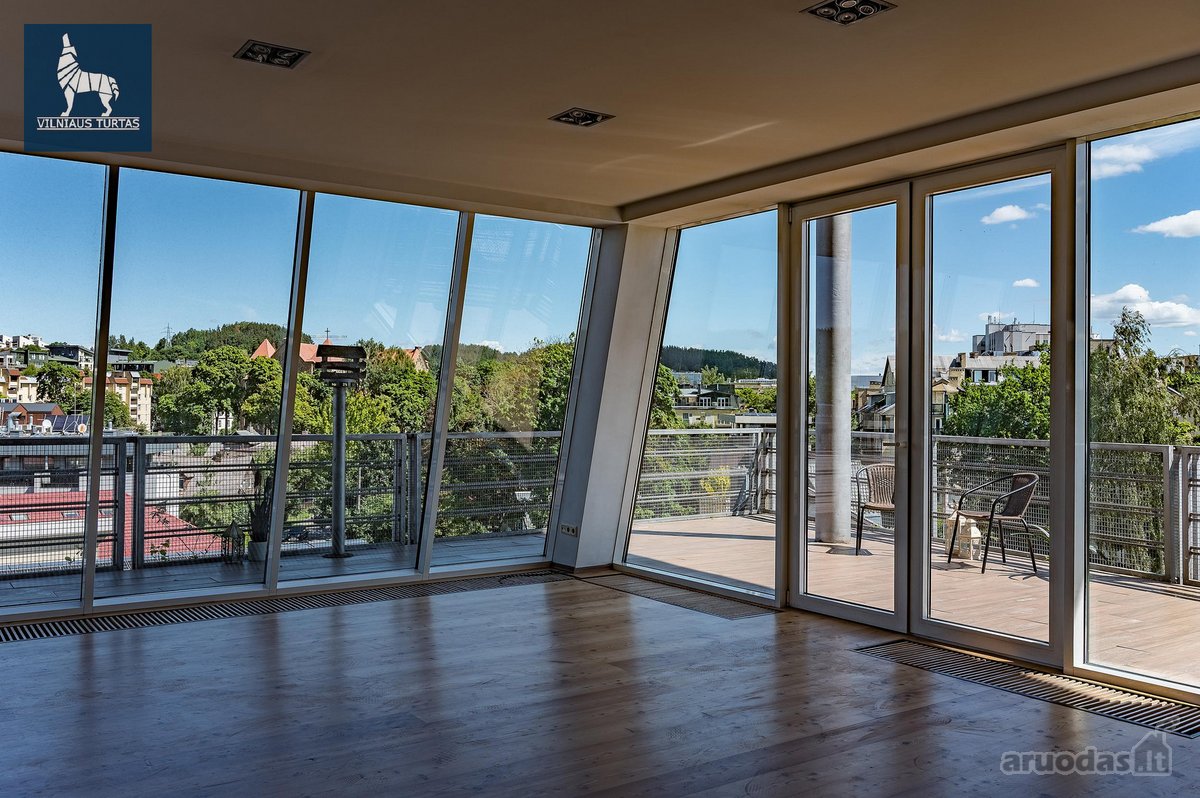 Parduodamas didžiulis penthouse tipo butas - nuotraukos Nr. 2