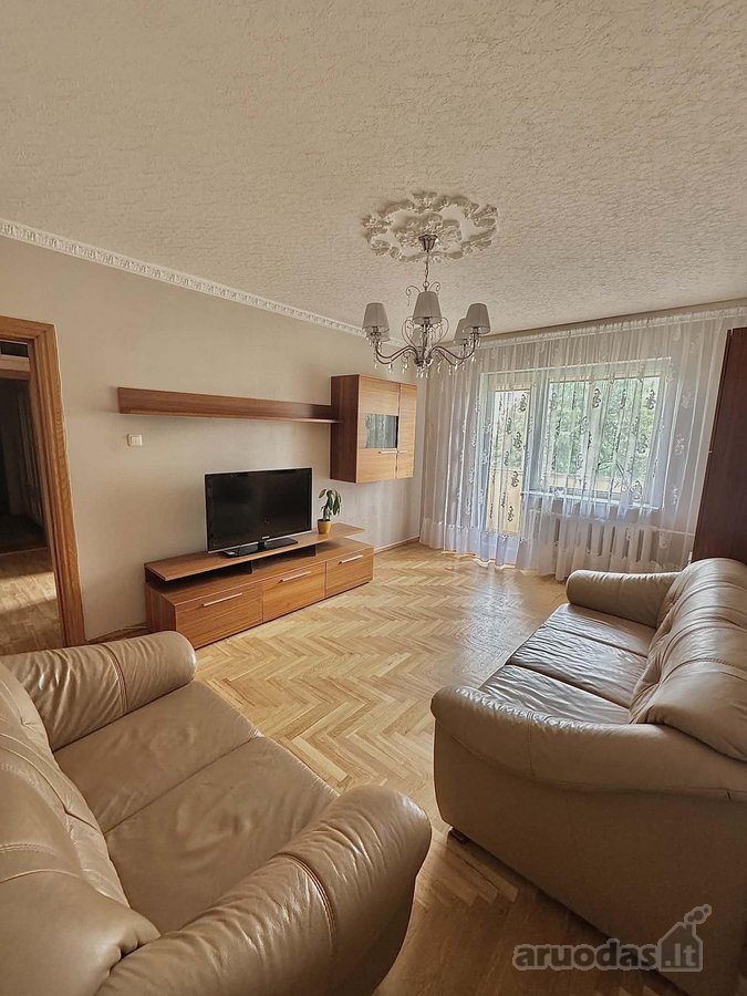 Parduodamas jaukus 4 kambarių butas