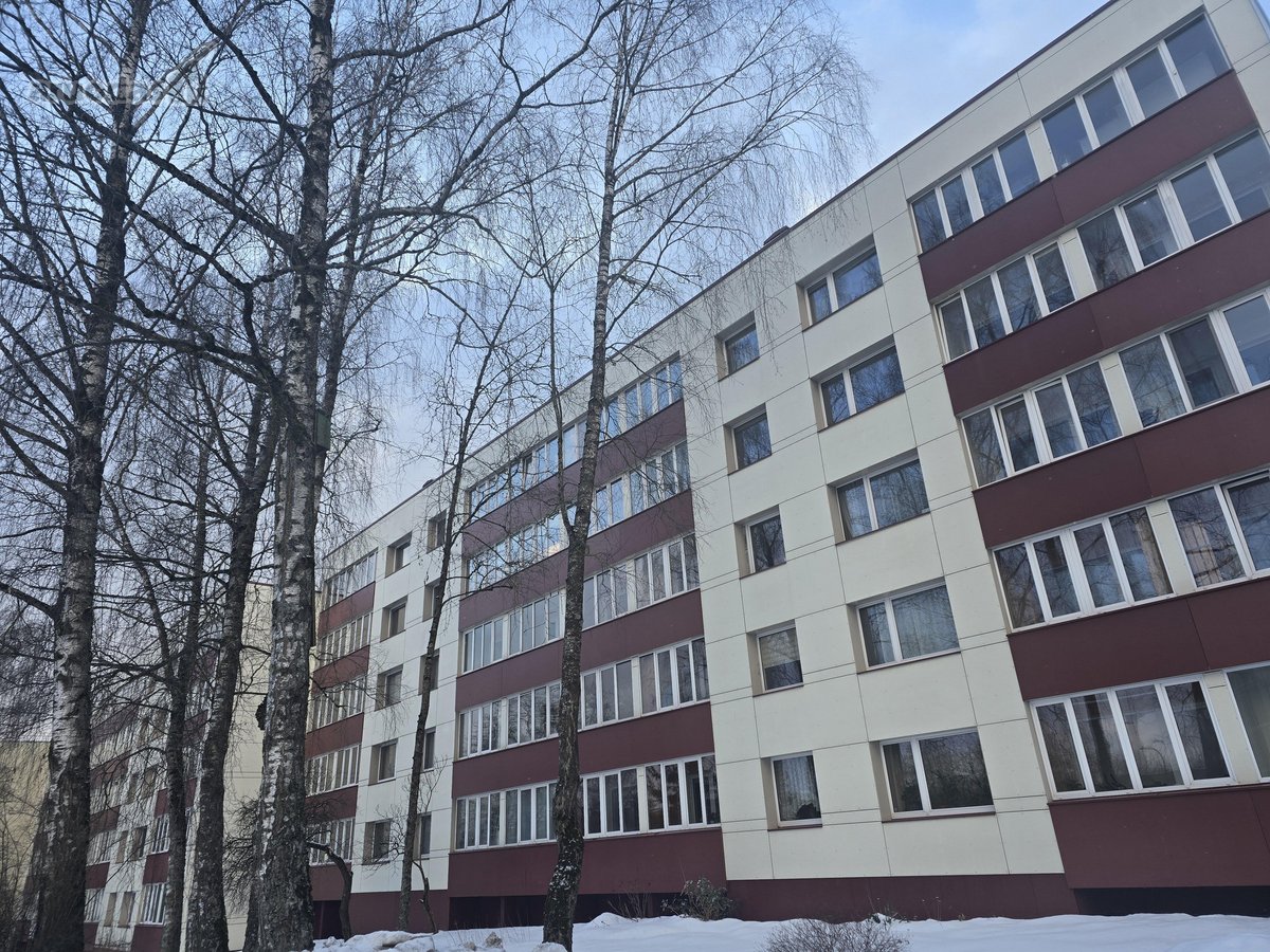 Parduodamas 78 kv metrų 4 kambarių butas