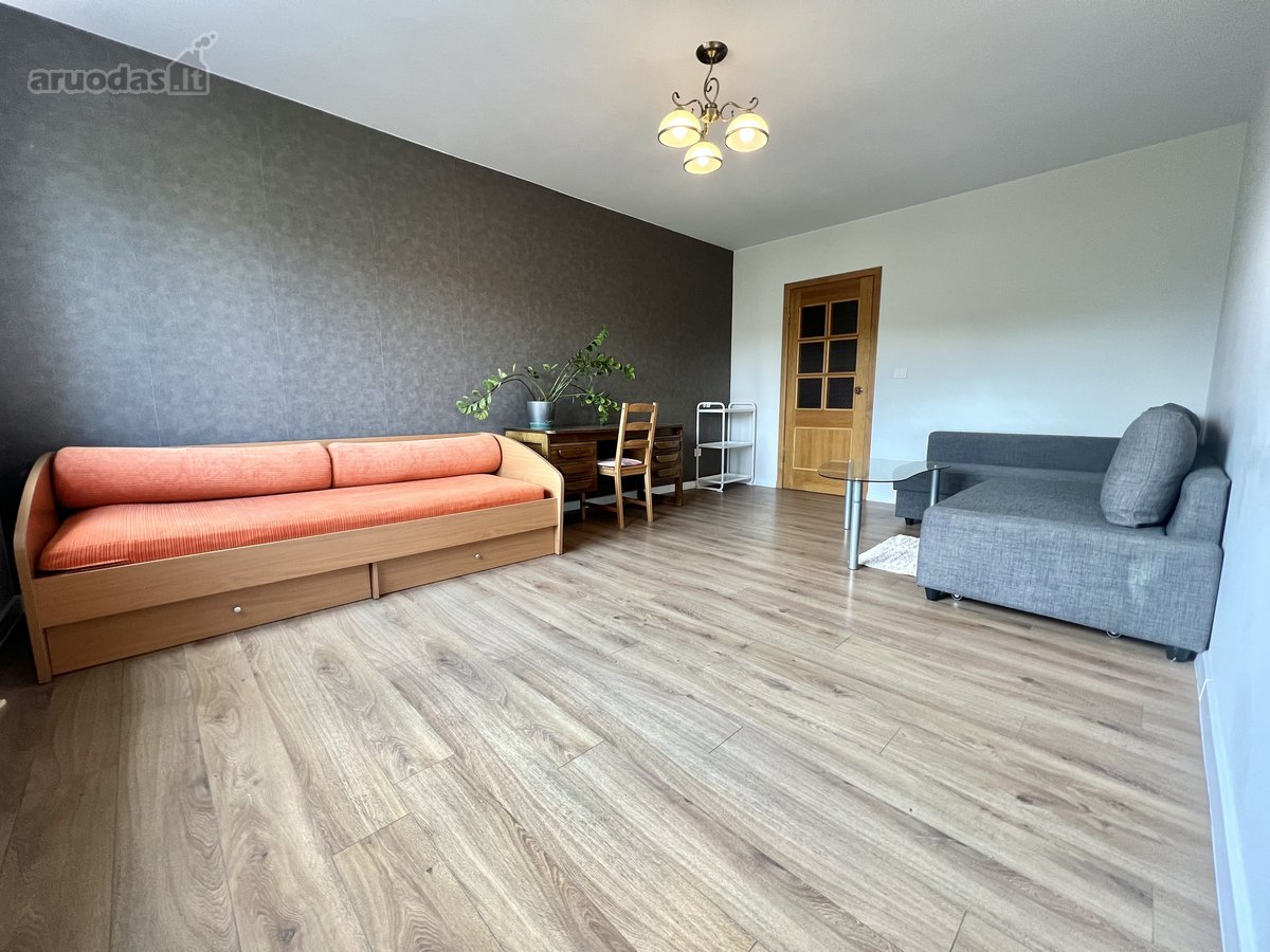 Jaukus 2 Izoliuotų Kambarių Butas Renovuotame