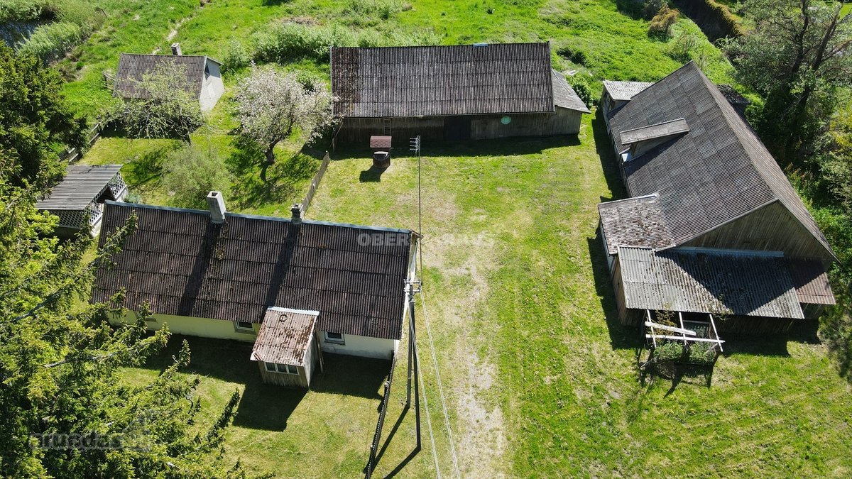 Išskirtinė Vieta Medžių Apsuptyje, 450 m Iki
