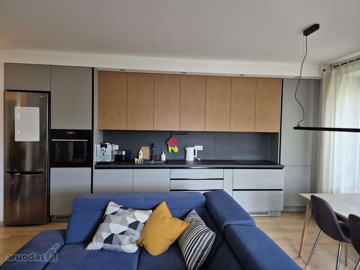 Parduodamas erdvus ir šviesus 3 kambarių (67 - nuotraukos Nr. 8