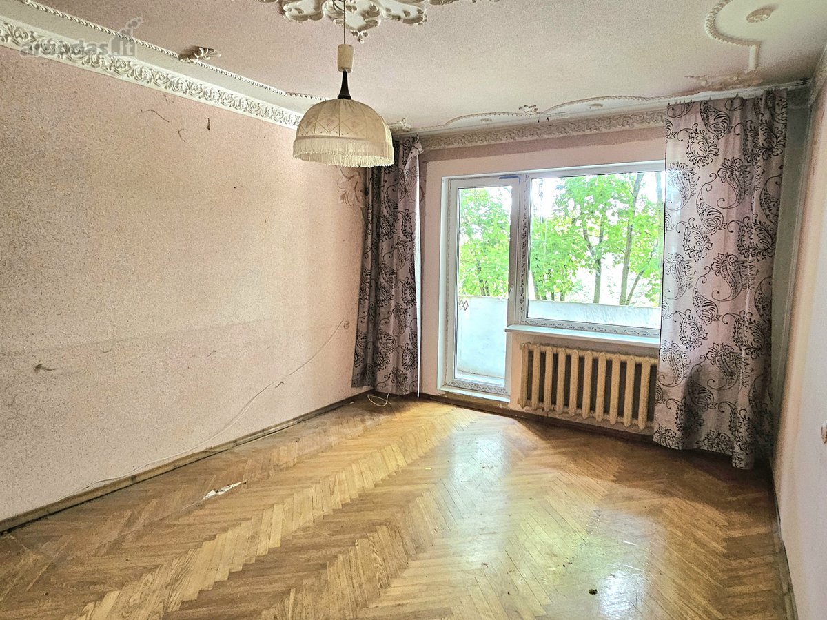 Parduodamas erdvus 4 kambarių butas Vėtrungės - nuotraukos Nr. 2