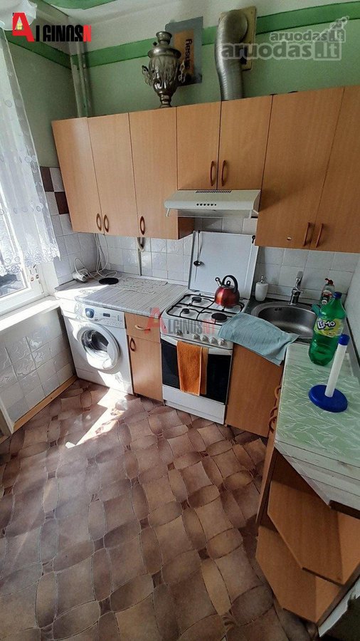 Klaipėdoje, Taikos pr. parduodamas dviejų