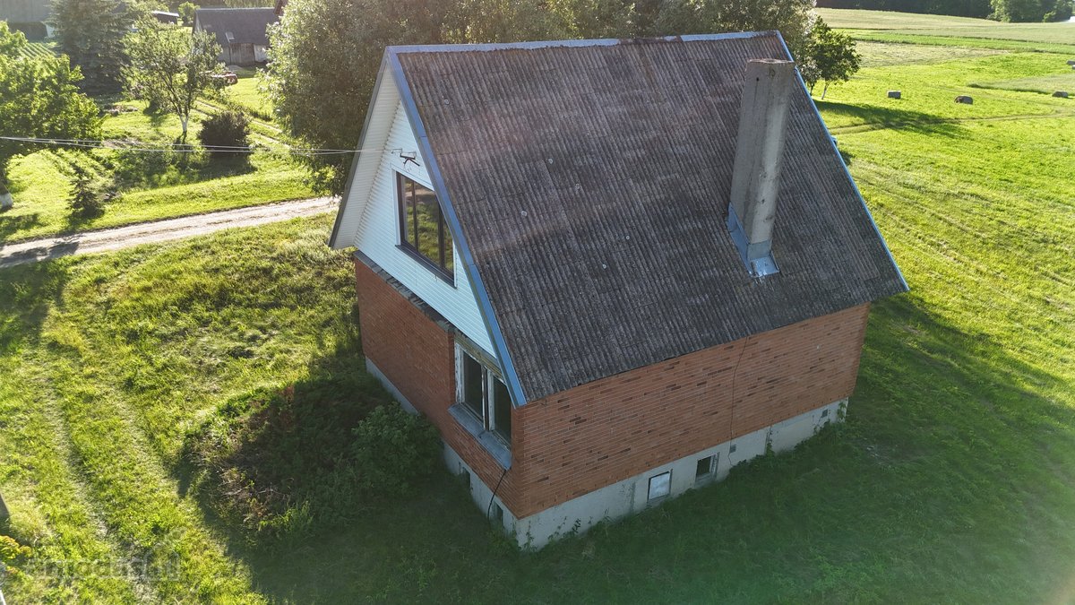 Parduodamas dviejų aukštų gyvenamasis namas