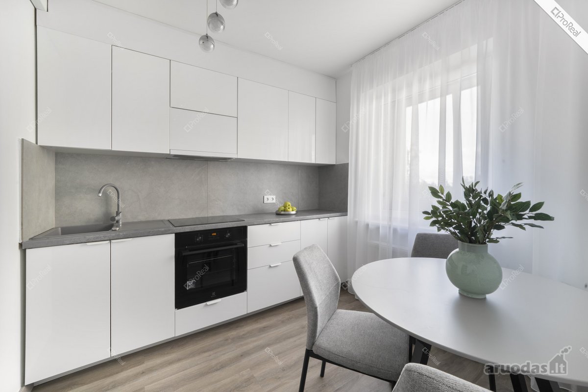 Parduodamas pilnai suremontuotas 2 izoliuotų