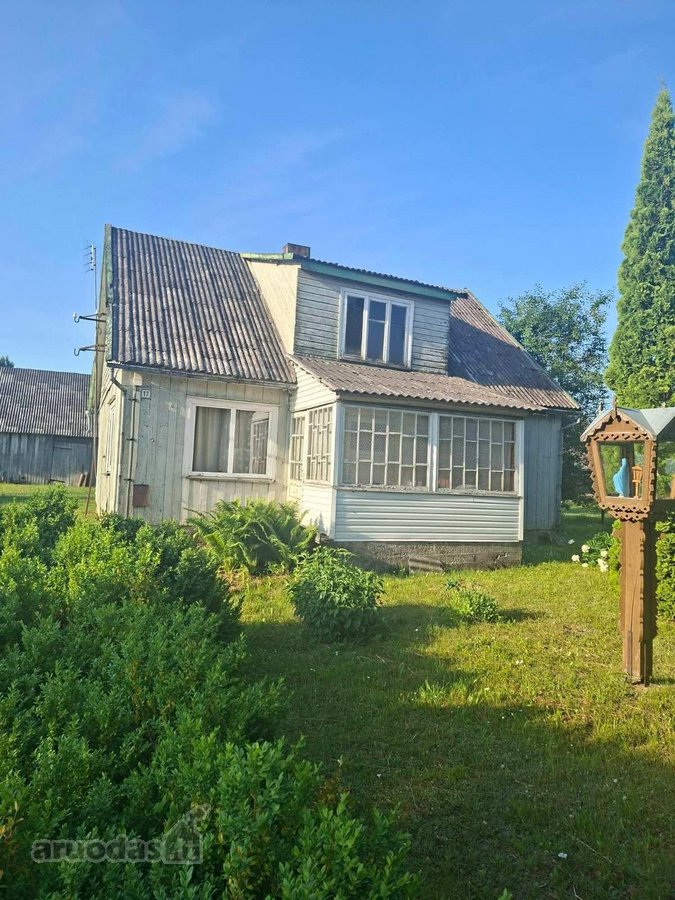 Parduodamas 29 arų namų valdos sklypas.
