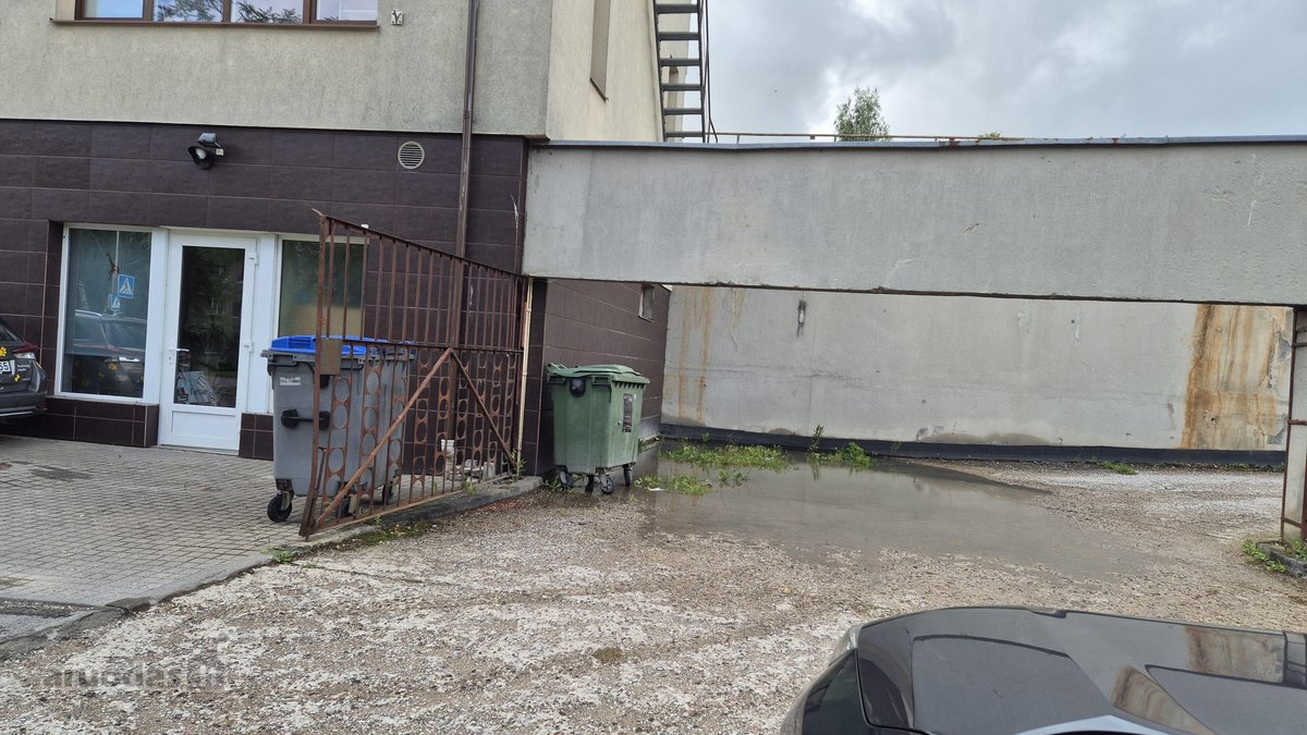Ruošiamas stogo remontas, sumokėti pinigai į