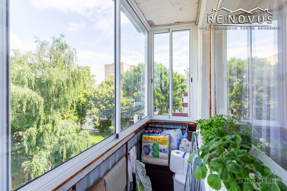 Parduodamas 2 kambarių butas su balkonu ir - nuotraukos Nr. 13