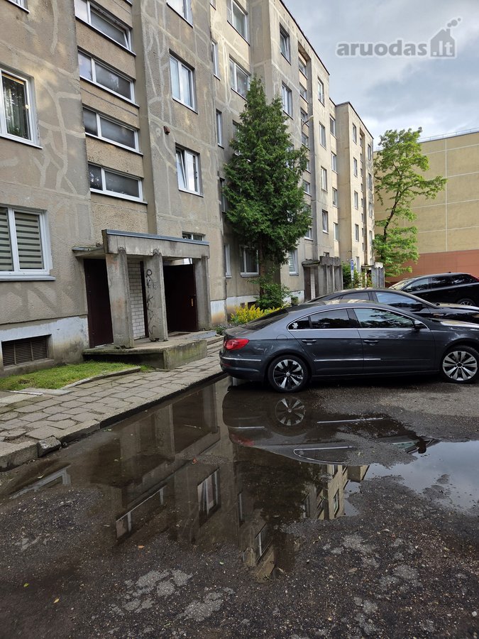 Parduodamas 3 kambarių butas penktame aukšte
