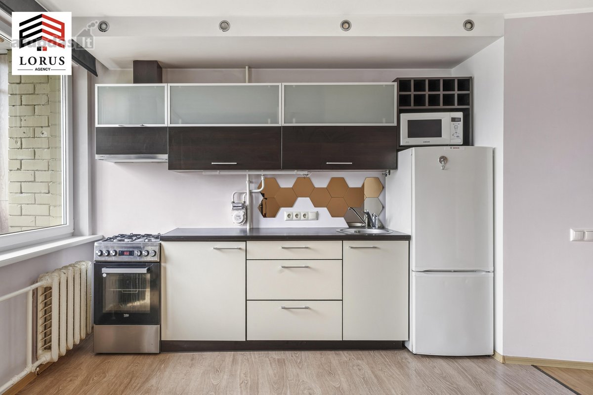 Parduodamas šviesus ir jaukus 27 m² studio