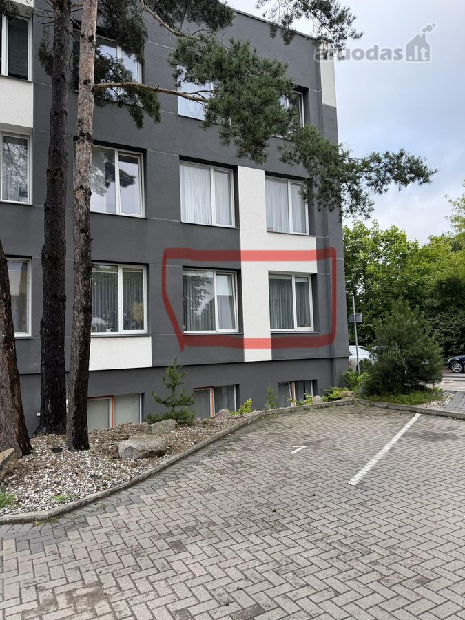 Parduodamos Pilnai Įrengtos Administracinės