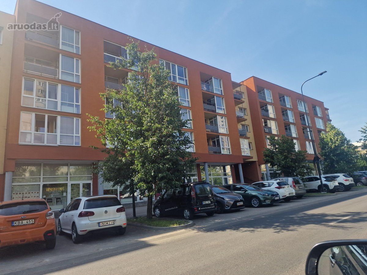 Garažas po gyvenamuoju namu,visada vienoda