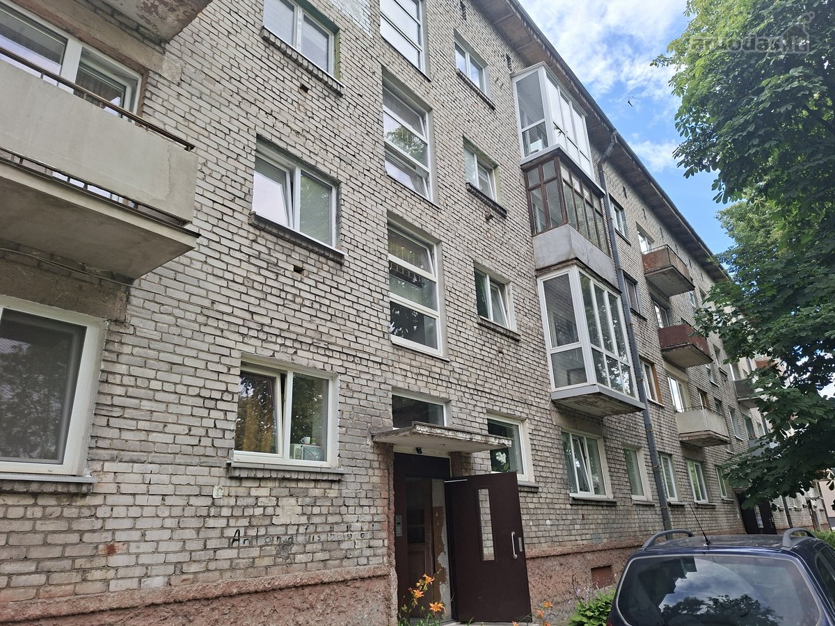 Parduodamas šviesus 2 kambarių butas Švyturio