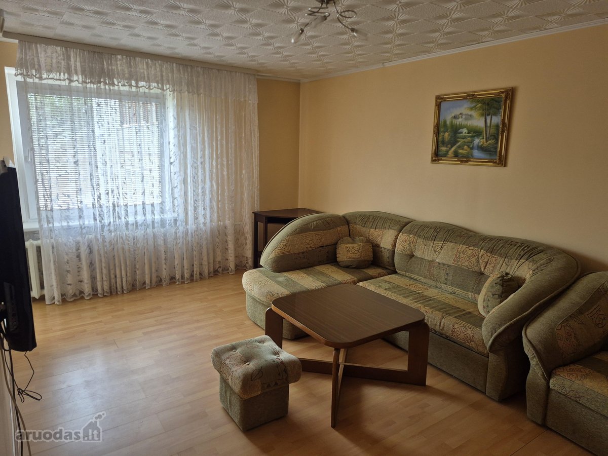 Brokerių prašome neskambinti.