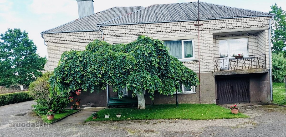 Parduodamas erdvus, jaukus ir prižiūrėtas