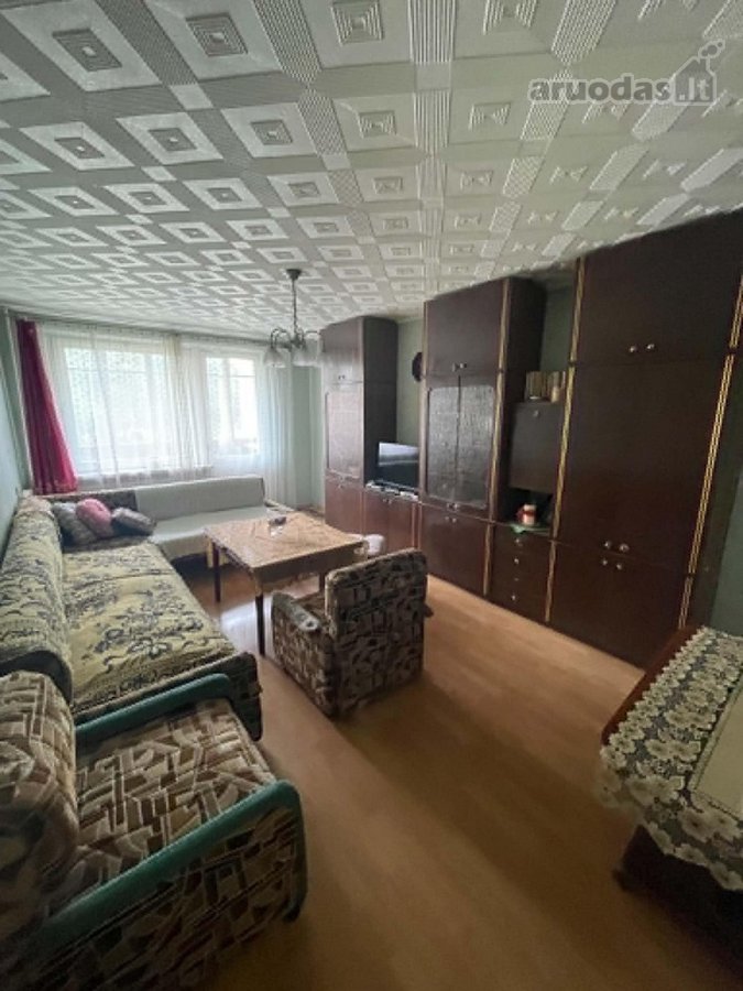 Parduodamas butas Gelgaudiškyje, Mokyklos