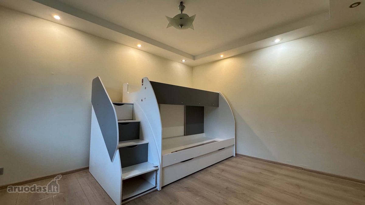Parduodamas erdvus 3 kambarių butas mūriniame - nuotraukos Nr. 7