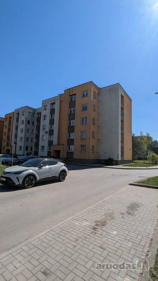 Parduodamas erdvus 60 kv.m, 2 kambarių butas