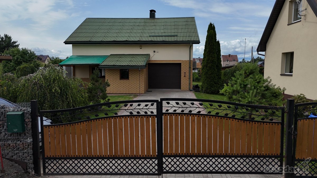 Parduodamas įrengtas erdvus ir jaukus