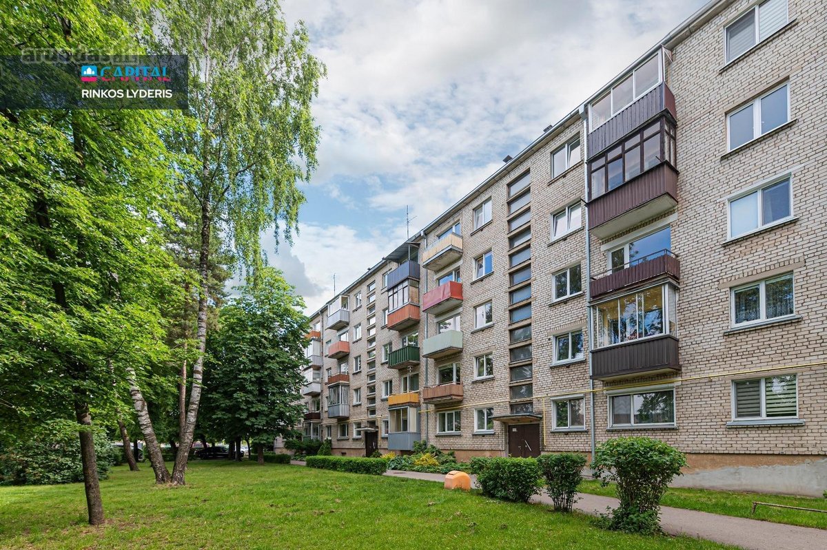 Parduodamas Šviesus 2 Kambarių Butas Su
