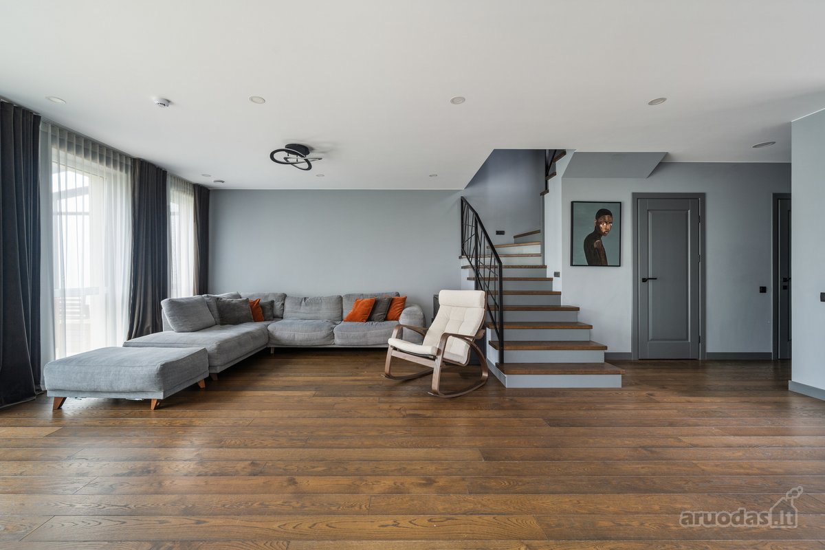 Parduodamas pilnai įrengtas 115 m² kotedžas
