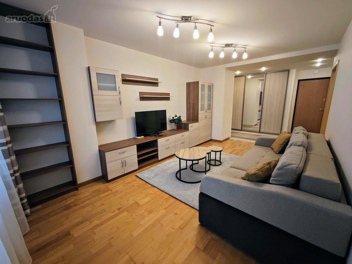 Išnuomojamas įrengtas šviesus ir šiltas 2 k.