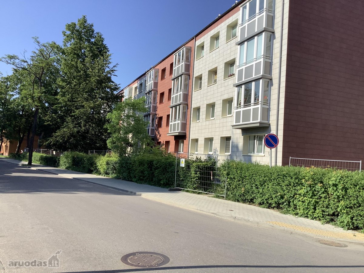 Parduodamas jaukus, šviesus 2 kambarių butas