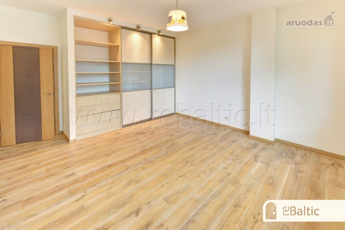 Išnuomojamas erdvus ir stilingas 3 kambarių - nuotraukos Nr. 19