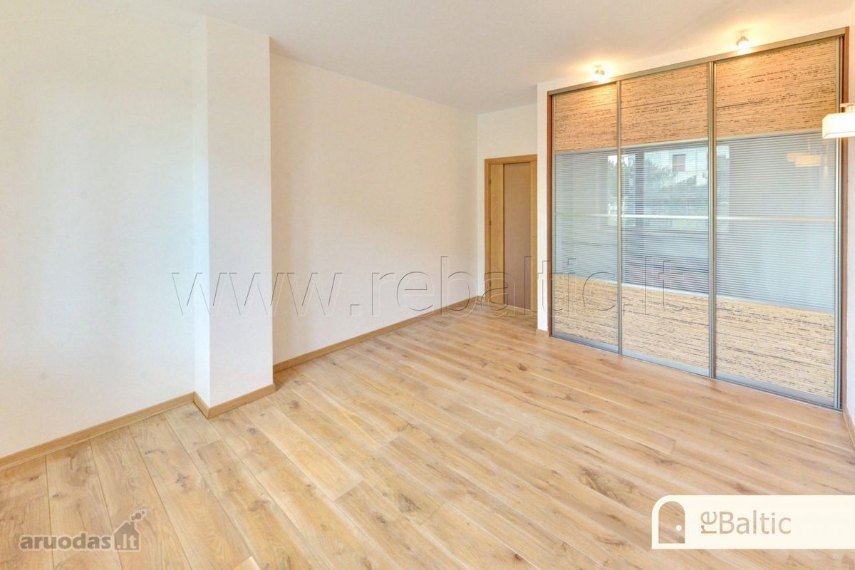 Išnuomojamas erdvus ir stilingas 3 kambarių - nuotraukos Nr. 21