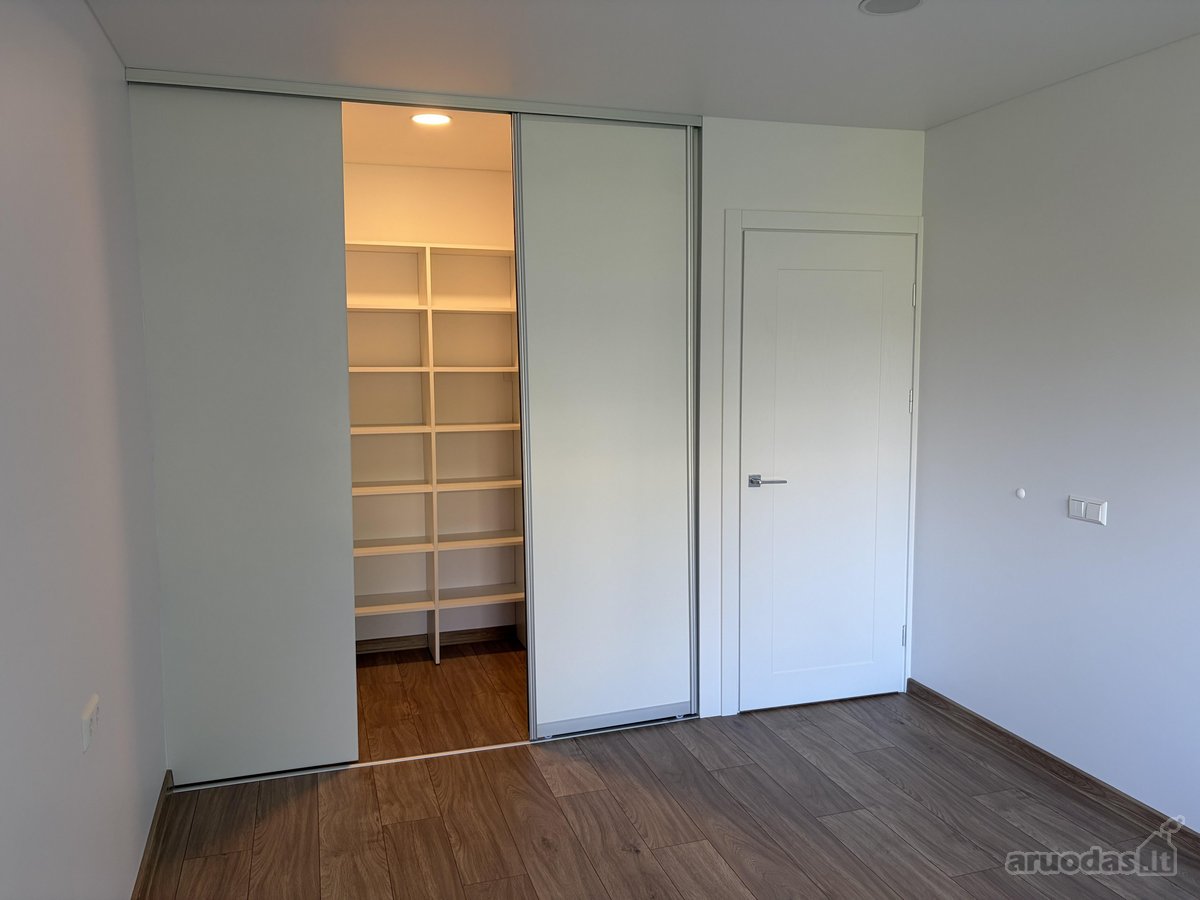 Parduodamas naujai suremontuotas 2 kambarių - nuotraukos Nr. 4