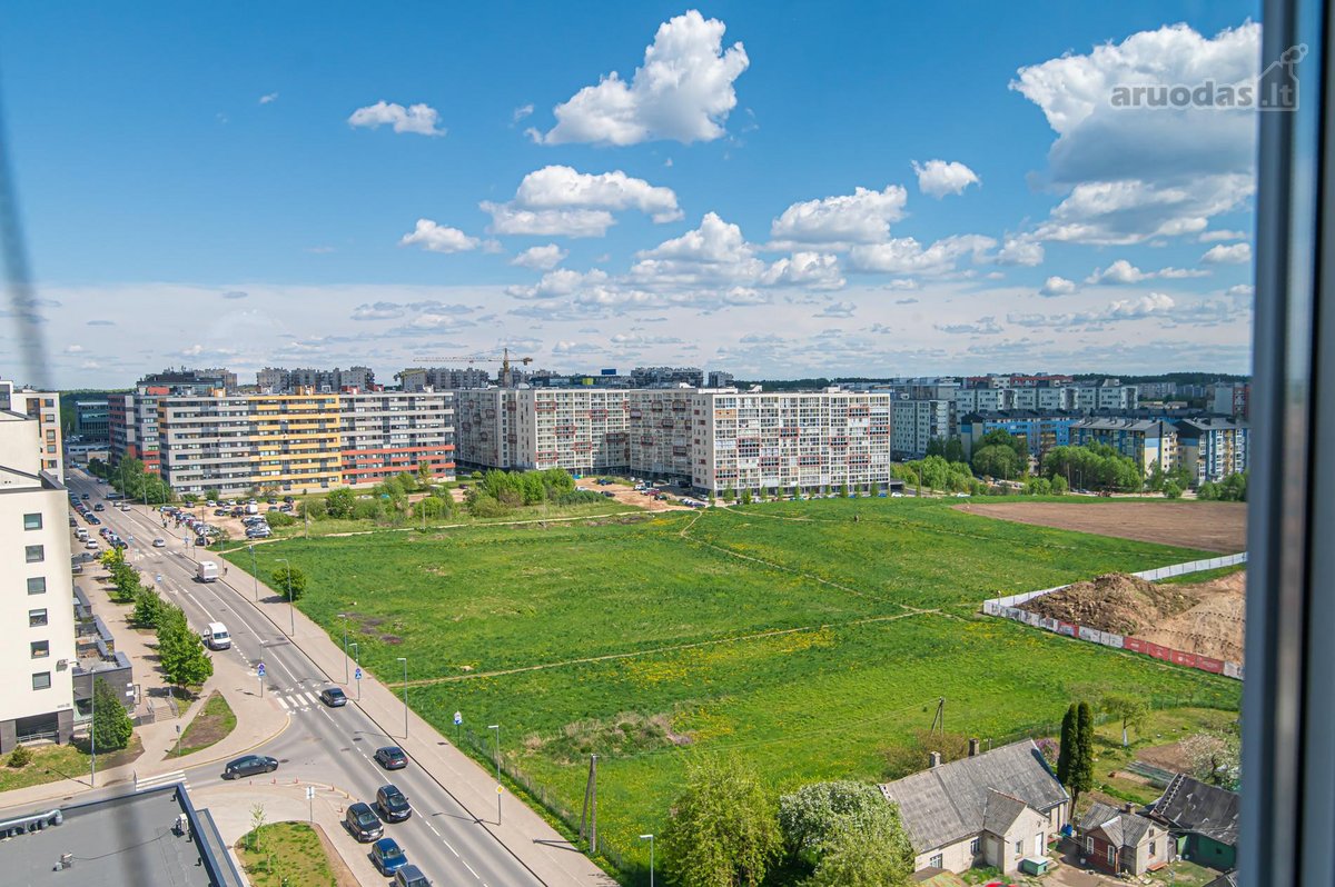 Parduodamas nestandartinis šviesus 4 kambarių - nuotraukos Nr. 38