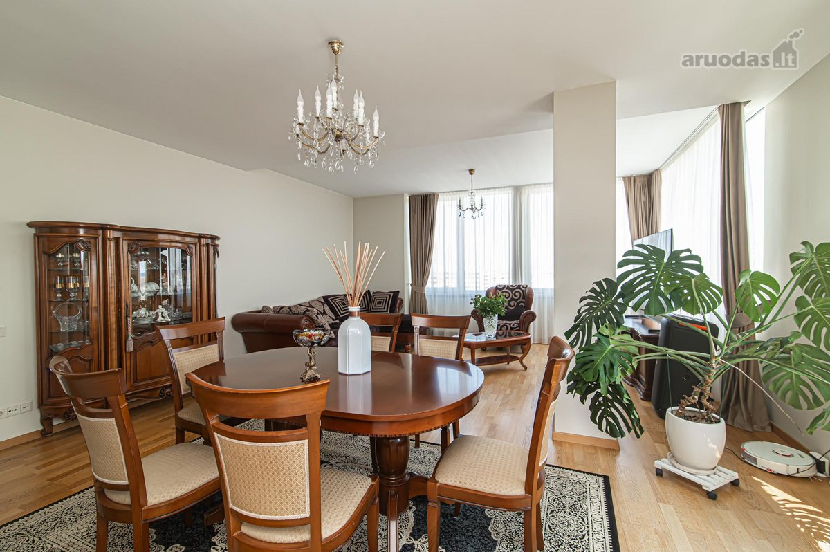 Parduodamas nestandartinis šviesus 4 kambarių - nuotraukos Nr. 41