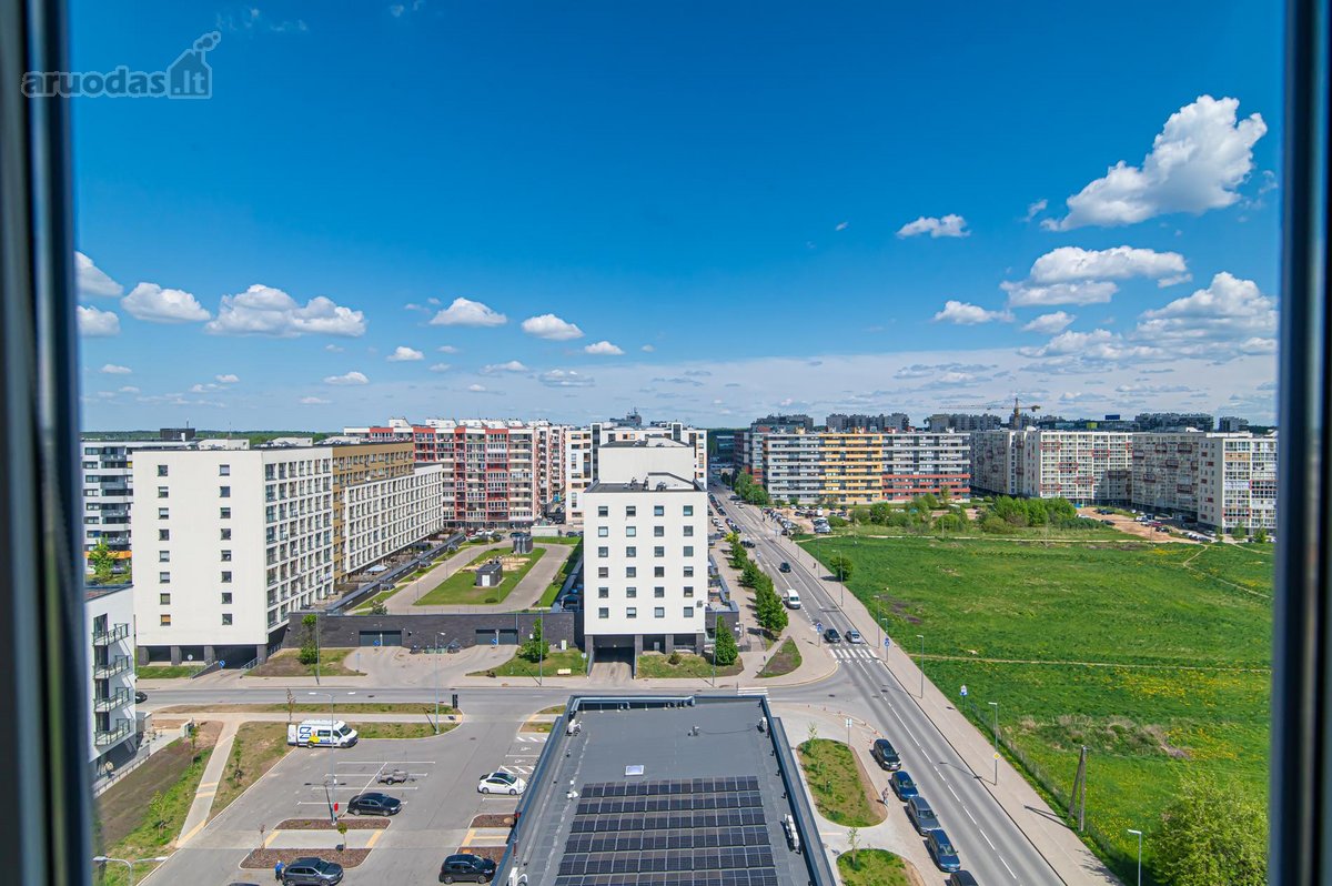 Parduodamas nestandartinis šviesus 4 kambarių - nuotraukos Nr. 57