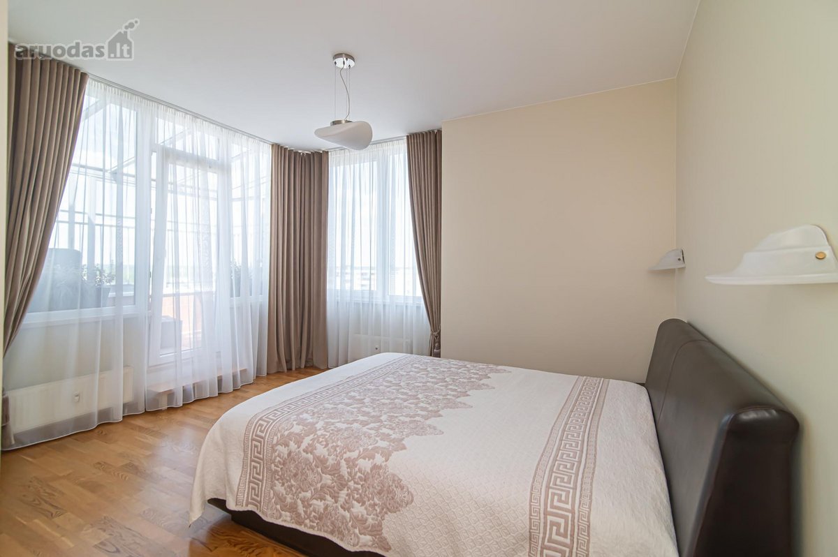 Parduodamas nestandartinis šviesus 4 kambarių - nuotraukos Nr. 79