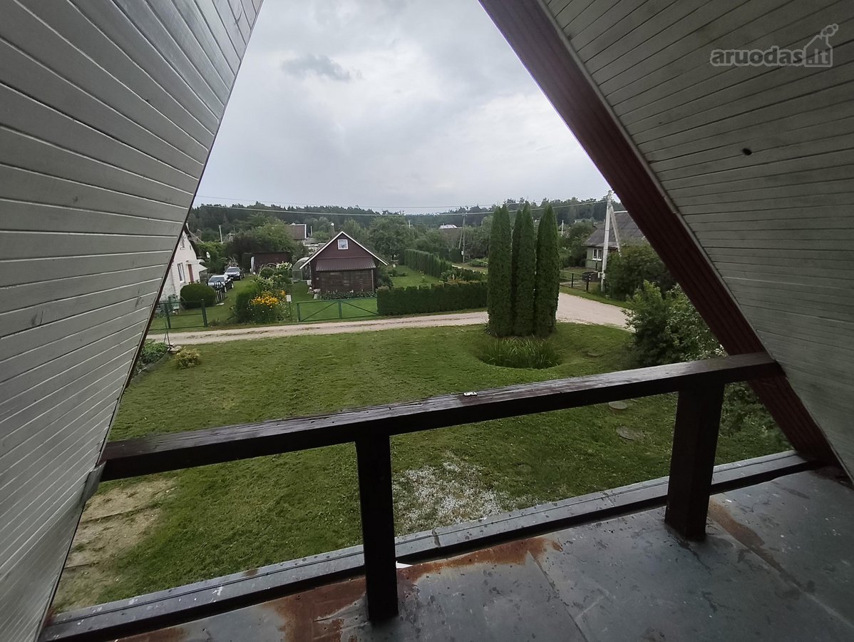 Sodo namas, ramioje vietoje, pavasarį - nuotraukos Nr. 6