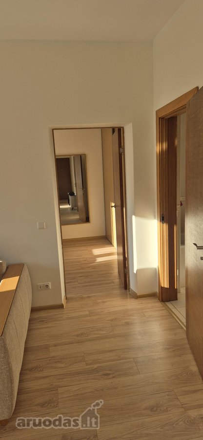 Šviesus 2 kambarių butas su privačiu kiemu – - nuotraukos Nr. 2