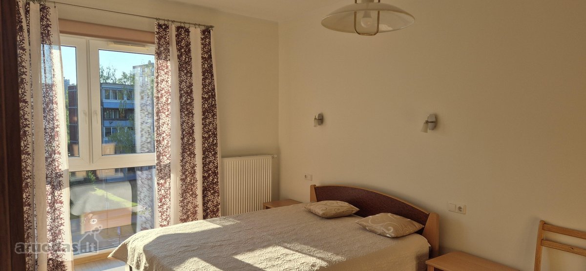 Šviesus 2 kambarių butas su privačiu kiemu – - nuotraukos Nr. 4