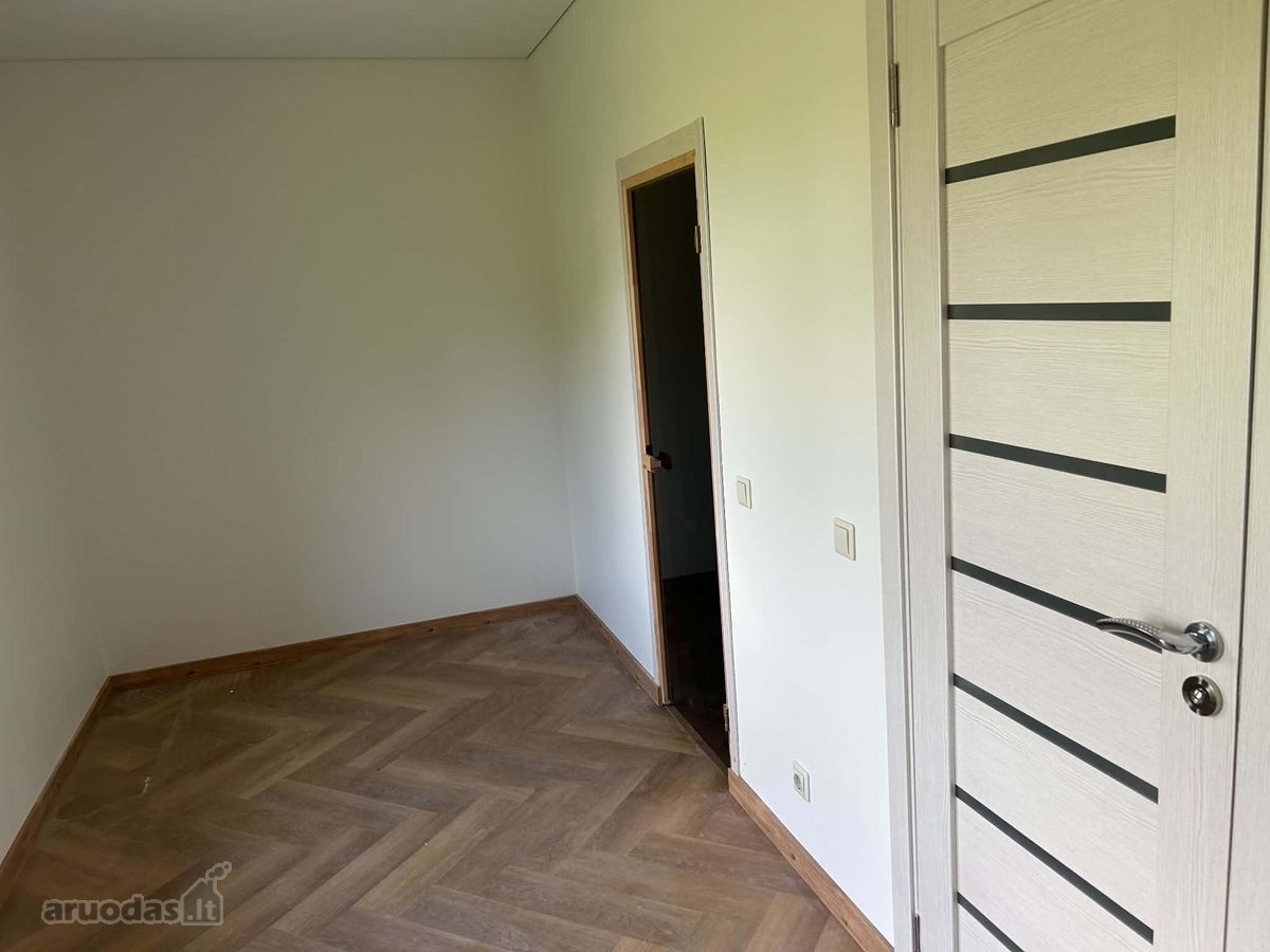 Išnuomojamas naujos statybos namas. Galima - nuotraukos Nr. 36