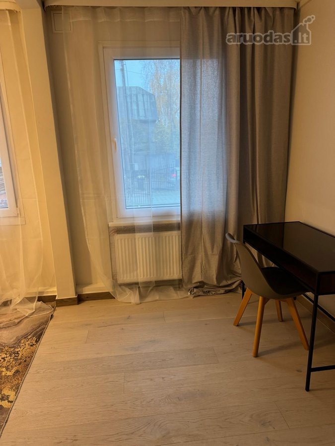 Nuosavas namas sudideliu kiemu automobiliu - nuotraukos Nr. 12