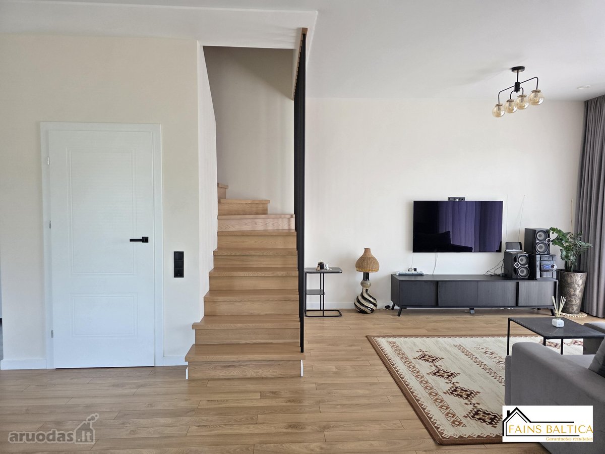 Šviesus 4 kambarių kotedžas su privačia - nuotraukos Nr. 24