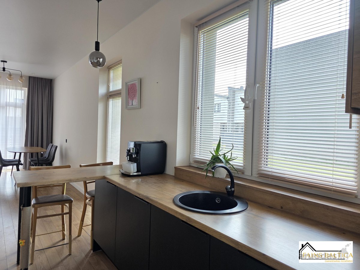 Šviesus 4 kambarių kotedžas su privačia - nuotraukos Nr. 14