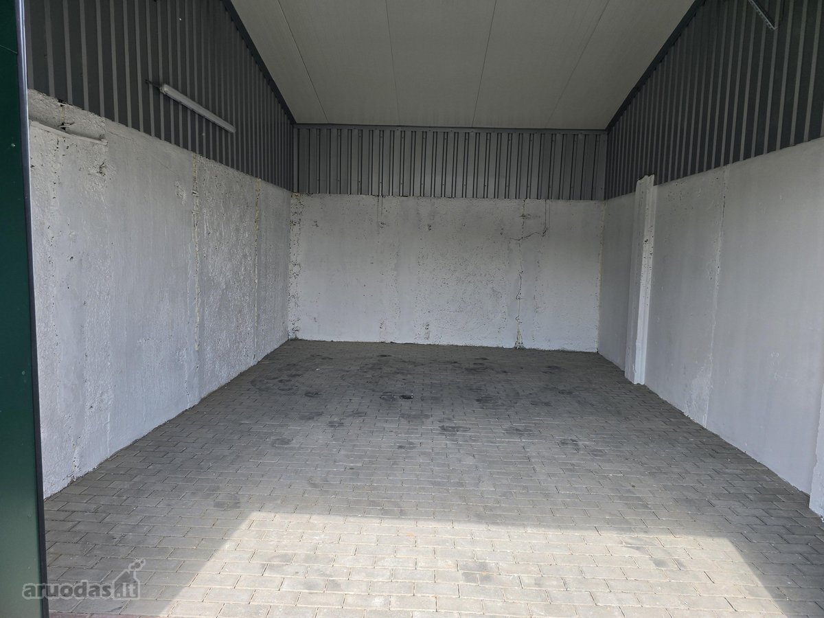 4,5 m. X 6,9 m Vartai 2,7 m. X 3 m. - nuotraukos Nr. 4