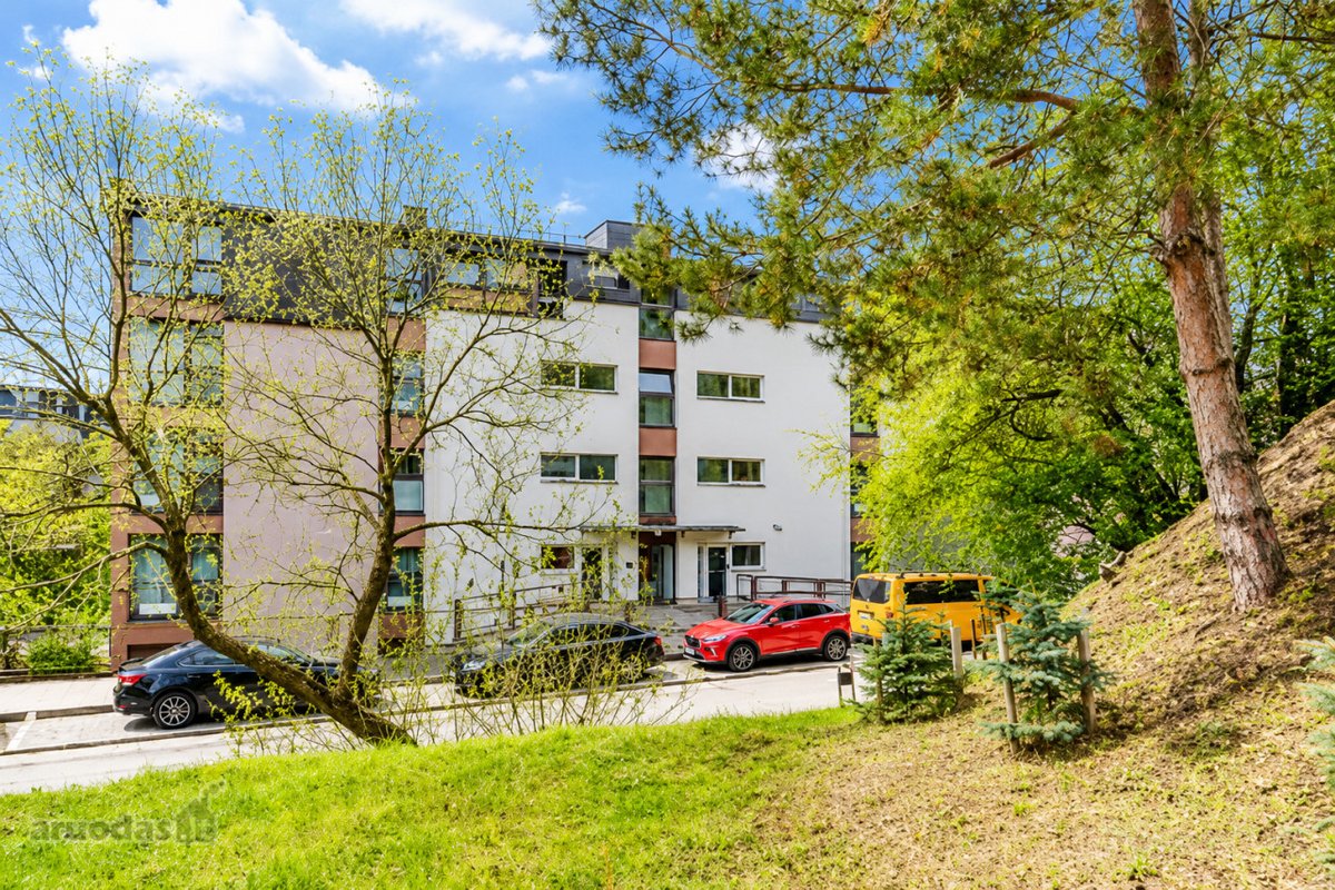 Parduodamas erdvus, šviesus ir funkcionaliai - nuotraukos Nr. 16