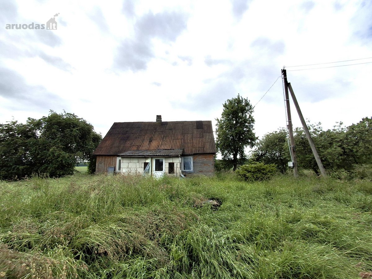 Gyvenamasis namas su žemės sklypu ir - nuotraukos Nr. 2